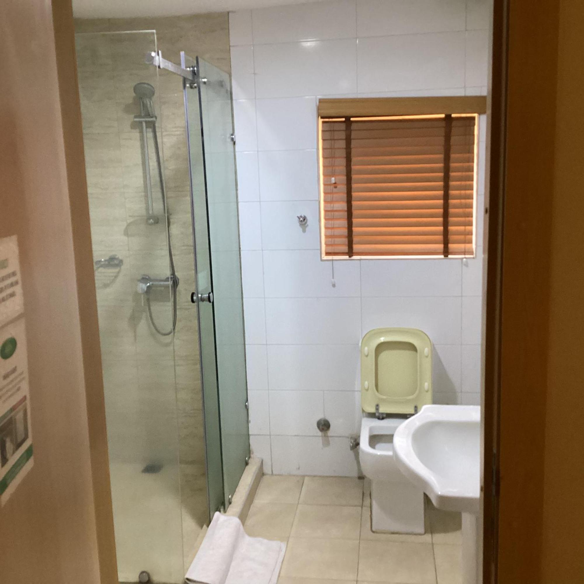 Adis Hotels 이바단 외부 사진